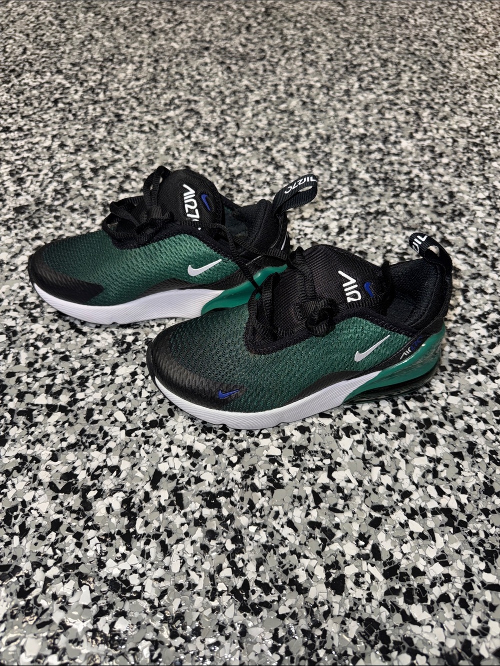 Nike Air Max 270 Green & Black size 11 c